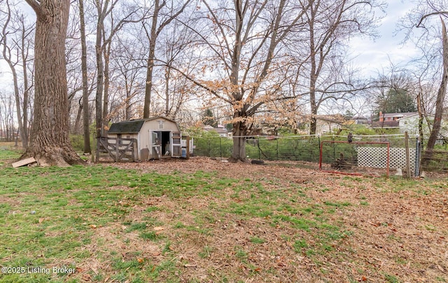 4825 Manslick Rd, Louisville, KY 40216 - view of yard