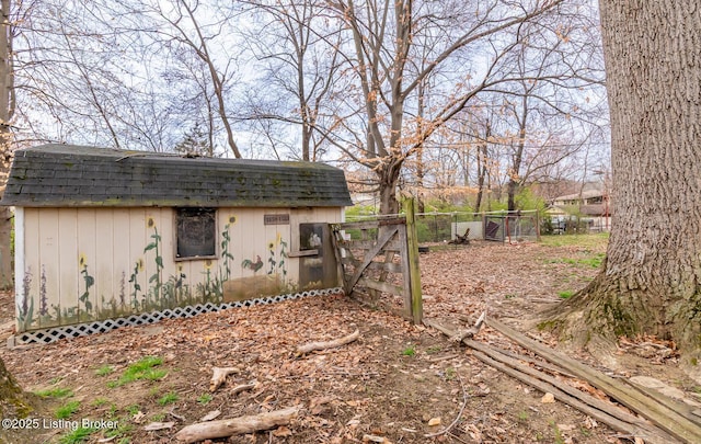 4825 Manslick Rd, Louisville, KY 40216 - view of yard