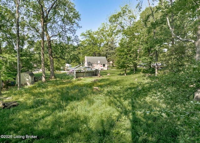4825 Manslick Rd, Louisville, KY 40216 - view of yard