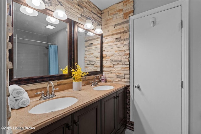 4311 Wendy Hills Dr, Crestwood, KY 40014 - full bath with double vanity and curtained shower