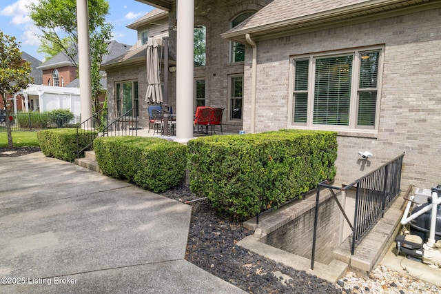 15108 Chestnut Ridge Cir, Louisville, KY 40245 - view of patio / terrace