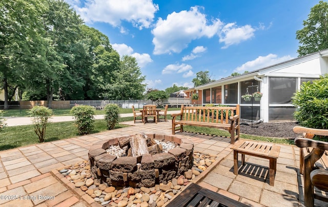 922 Fenley Ave, Louisville, KY 40222 - view of patio with a sunroom and a fire pit