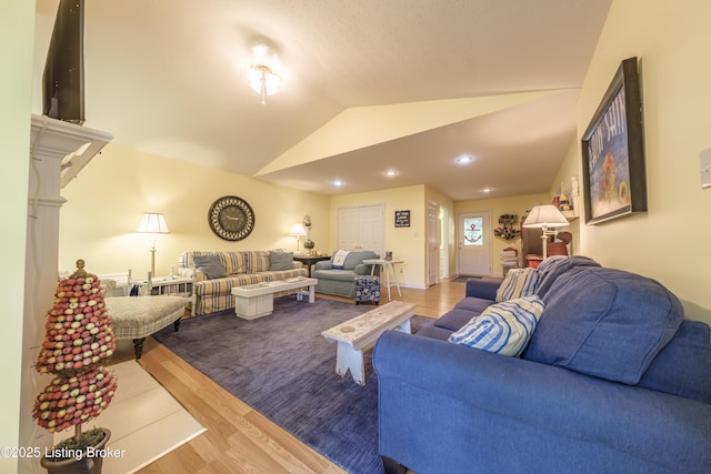 524 Lake Forest Ln, Westview, KY 40178 - living area with wood finished floors and vaulted ceiling