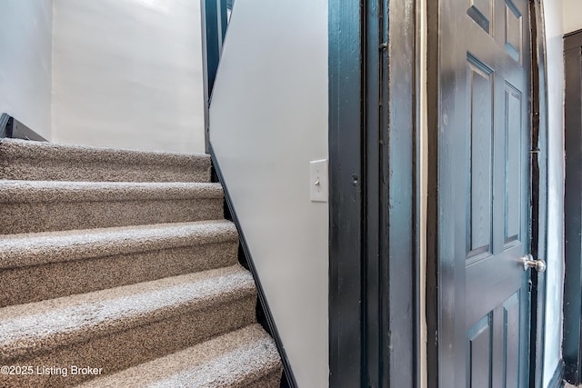 825 S 42nd St, Louisville, KY 40211 - view of staircase