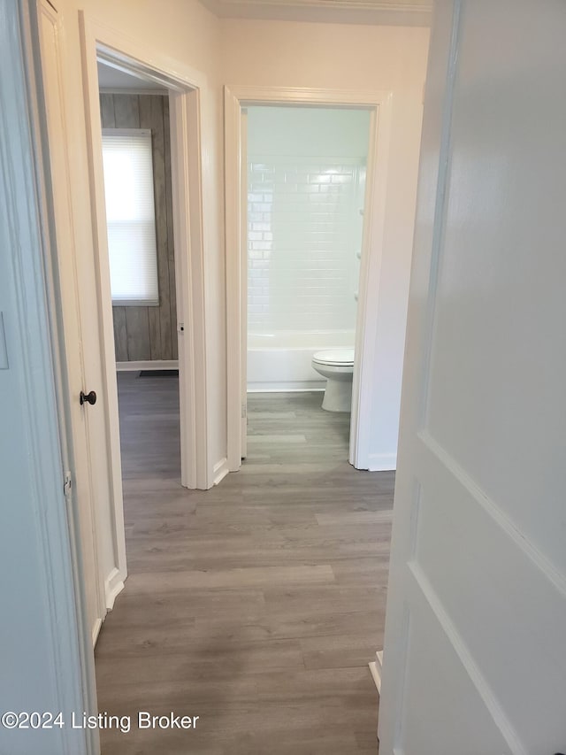 1020 Stanley Ave, Louisville, KY 40215 - hall featuring wood finished floors and baseboards