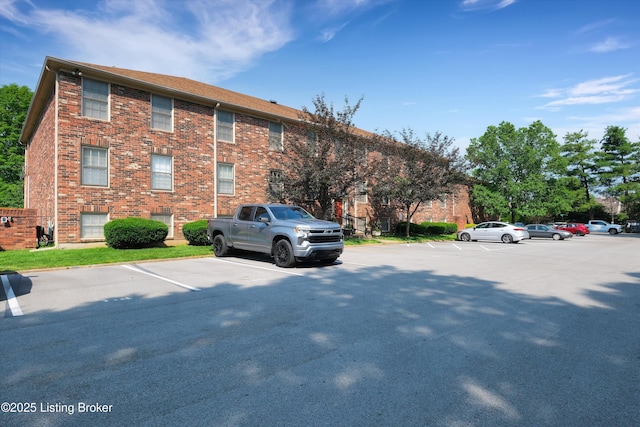 1008 Lake Way Unit D12, Louisville, KY 40222 - view of building exterior featuring uncovered parking