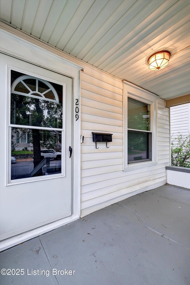 209 W Kenton St, Louisville, KY 40214 - entrance to property with covered porch