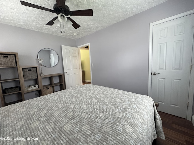 1236 Carrico Ave, Louisville, KY 40215 - bedroom featuring a textured ceiling and a ceiling fan