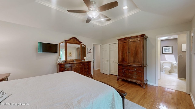 150 E Laurel River Drive Rd, Shepherdsville, KY 40165 - bedroom with light wood-style flooring, ensuite bathroom, a closet, a ceiling fan, and baseboards