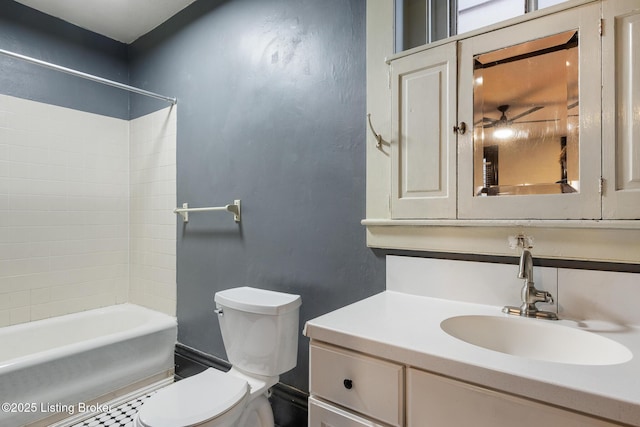 965 S Shelby St, Louisville, KY 40203 - bathroom with toilet, vanity, and bathtub / shower combination