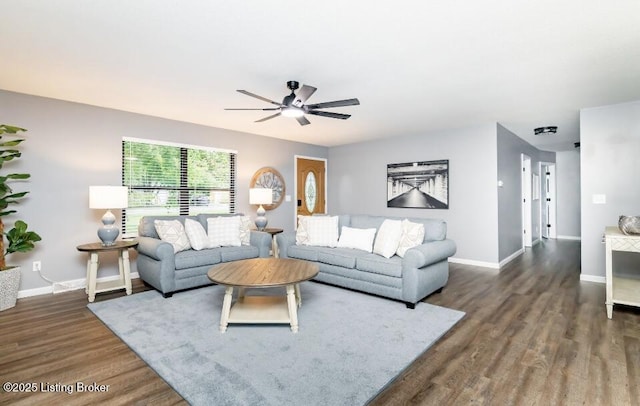 800 Lincoln Dr, Elizabethtown, KY 42701 - living area with wood finished floors, ceiling fan, and baseboards