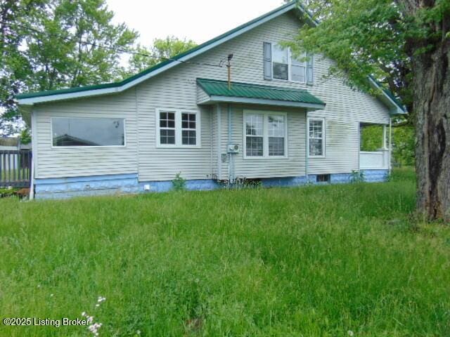 27 Alexander Ave, Bedford, KY 40006 - back of property with a yard