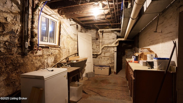 1212 S 2nd St, Louisville, KY 40203 - unfinished below grade area with fridge