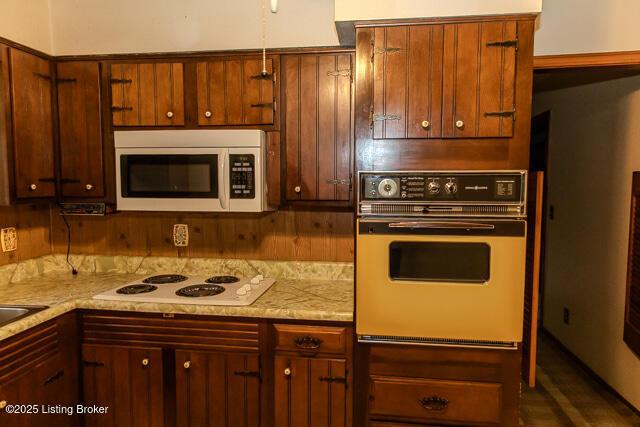 3110 Mount Lebanon Rd, Charlestown, IN 47111 - kitchen with white appliances