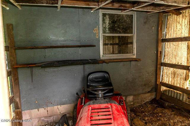 3110 Mount Lebanon Rd, Charlestown, IN 47111 - interior space