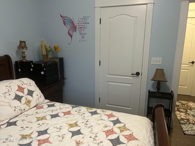 140 Ranch Ln, Loretto, KY 40037 - bedroom featuring a closet and wood finished floors