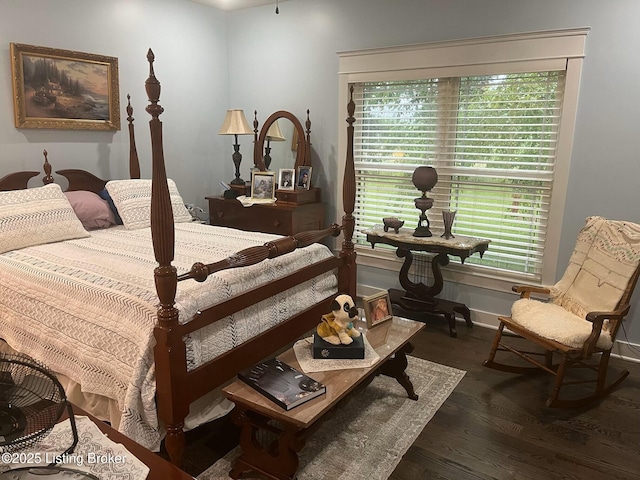 140 Ranch Ln, Loretto, KY 40037 - bedroom featuring wood finished floors and baseboards