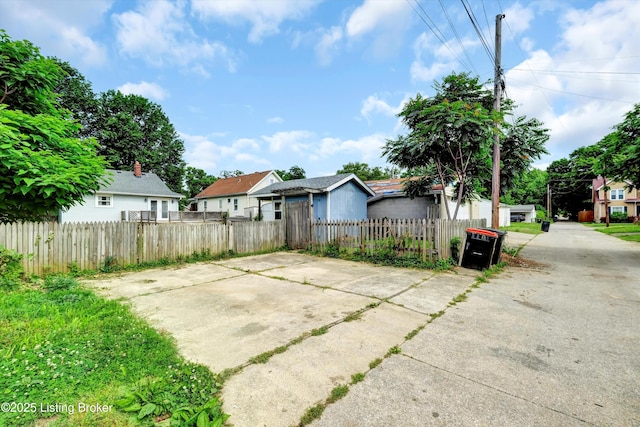 3707 Lentz Ave, Louisville, KY 40215 - fenced yard with a residential view