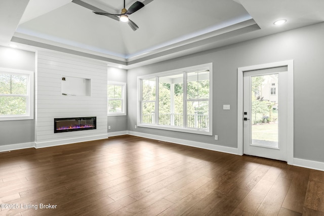 912 Artisan Pkwy, La Grange, KY 40031 - unfurnished living room featuring baseboards, plenty of natural light, ceiling fan, a fireplace, and recessed lighting