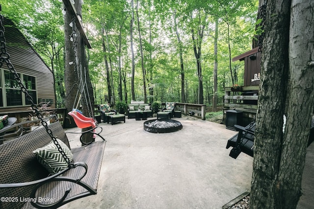 282 Lakeview Ln, Mcdaniels, KY 40152 - view of patio with an outdoor hangout area