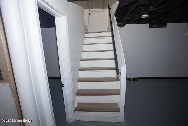1436 Huntoon Ave, Louisville, KY 40215 - view of stairs