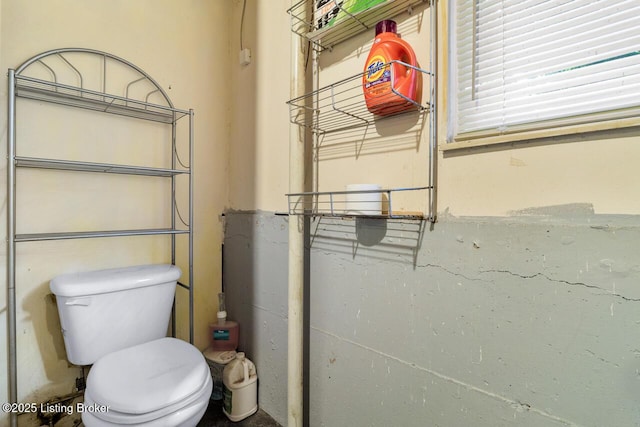6600 Musket Dr, Louisville, KY 40228 - bathroom with toilet