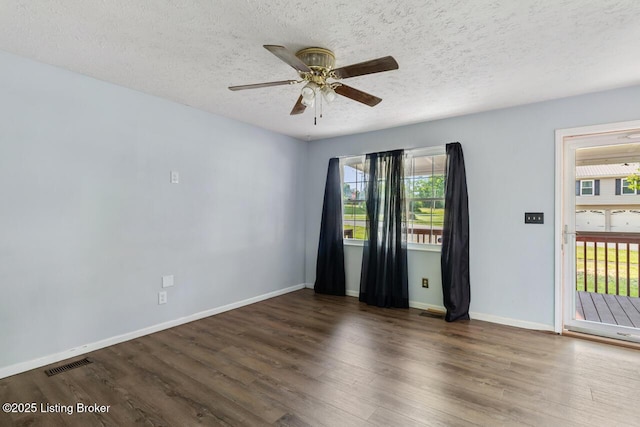 6600 Musket Dr, Louisville, KY 40228 - unfurnished room with wood finished floors, a textured ceiling, and a ceiling fan