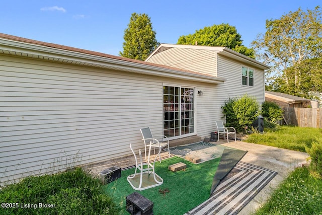 6600 Musket Dr, Louisville, KY 40228 - rear view of property with a patio area