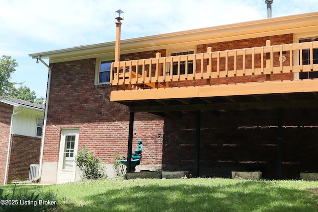 502 Hill Ridge Rd, Louisville, KY 40214 - exterior view of brick siding