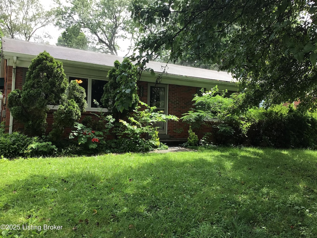 7008 Green Manor Dr, Louisville, KY 40228 - photo 1