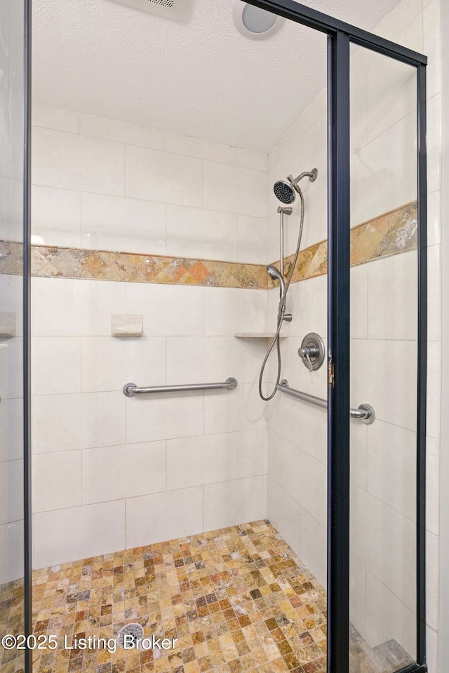 5121 Oaklawn Park Dr, Louisville, KY 40299 - full bathroom with a shower stall
