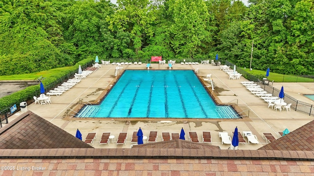 5121 Oaklawn Park Dr, Louisville, KY 40299 - community pool featuring a patio area