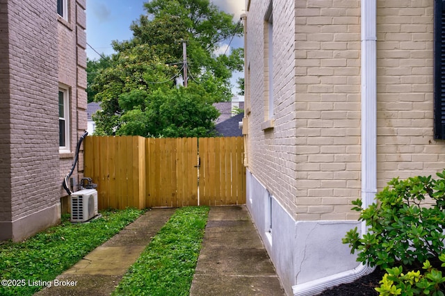 2417 Meadow Rd, Seneca Gardens, KY 40205 - view of yard