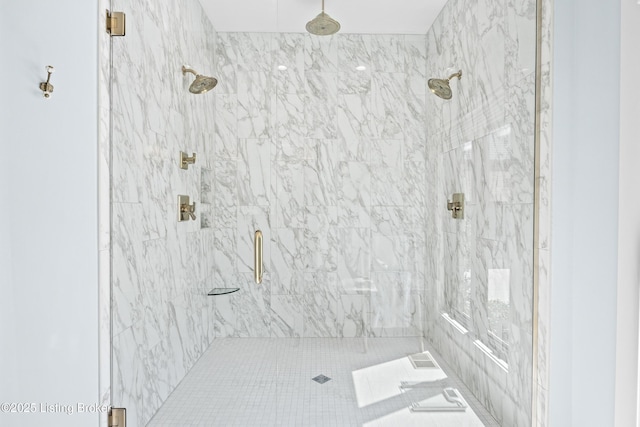 5404 River Creek Ct, Prospect, KY 40059 - full bath featuring a marble finish shower