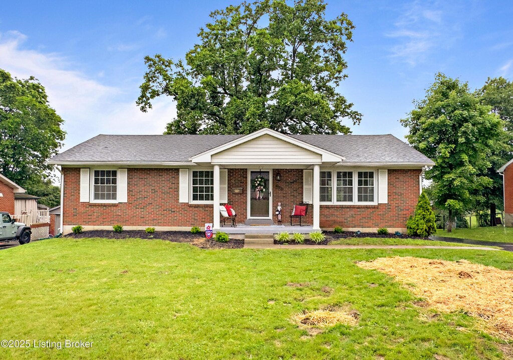 410 Greenview Dr, Lawrenceburg, KY 40342 - photo 1