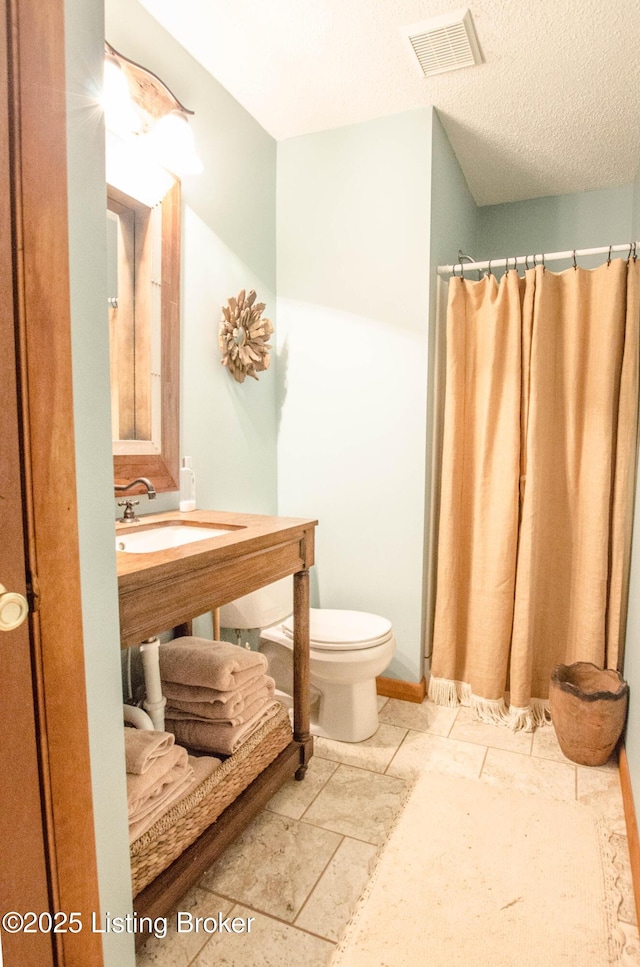 52 Lakeshore Cir, Leitchfield, KY 42754 - full bathroom with a shower with curtain and vanity
