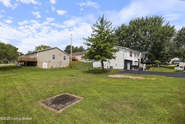 1108 Palisades Dr, Frankfort, KY 40601 - view of yard with a wooden deck