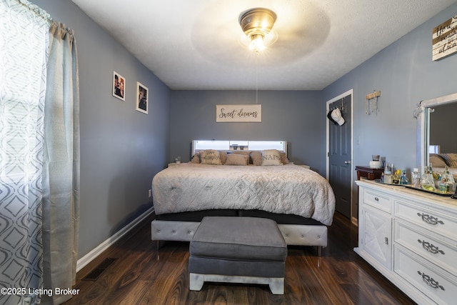 1108 Palisades Dr, Frankfort, KY 40601 - bedroom featuring dark wood-style flooring and a ceiling fan