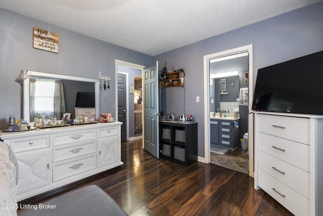 1108 Palisades Dr, Frankfort, KY 40601 - bedroom featuring dark wood finished floors