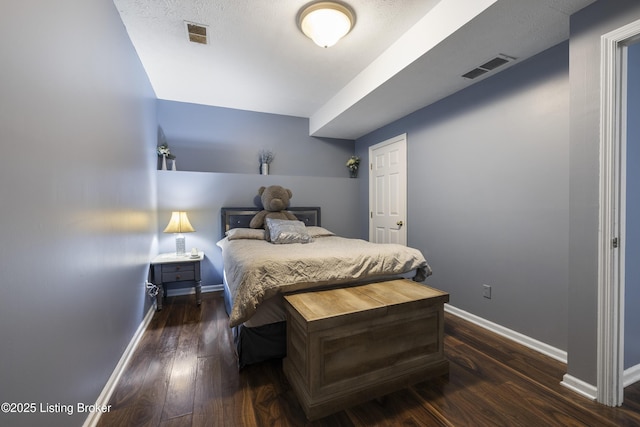 1108 Palisades Dr, Frankfort, KY 40601 - bedroom featuring wood finished floors