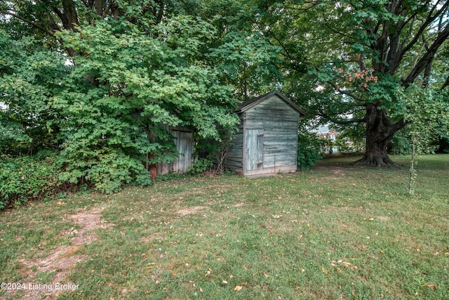 4893 N Preston Way, Shepherdsville, KY 40165 - view of grassy yard