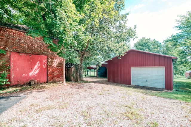 4893 N Preston Way, Shepherdsville, KY 40165 - detached garage featuring driveway