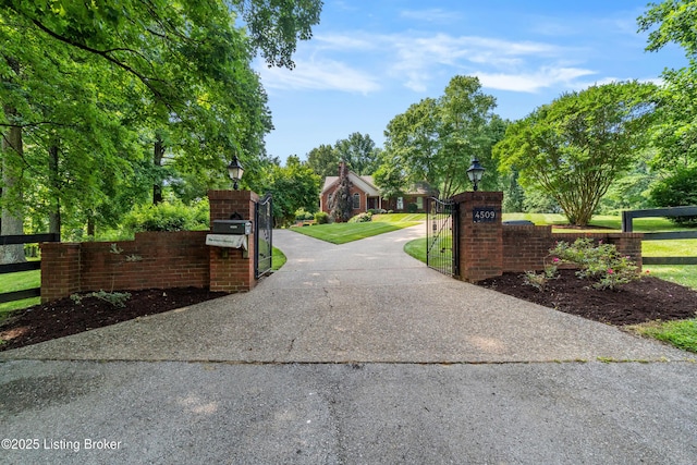 4509 Naneen Dr, Louisville, KY 40216 - photo 12