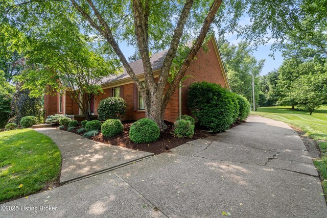 4509 Naneen Dr, Louisville, KY 40216 - photo 17