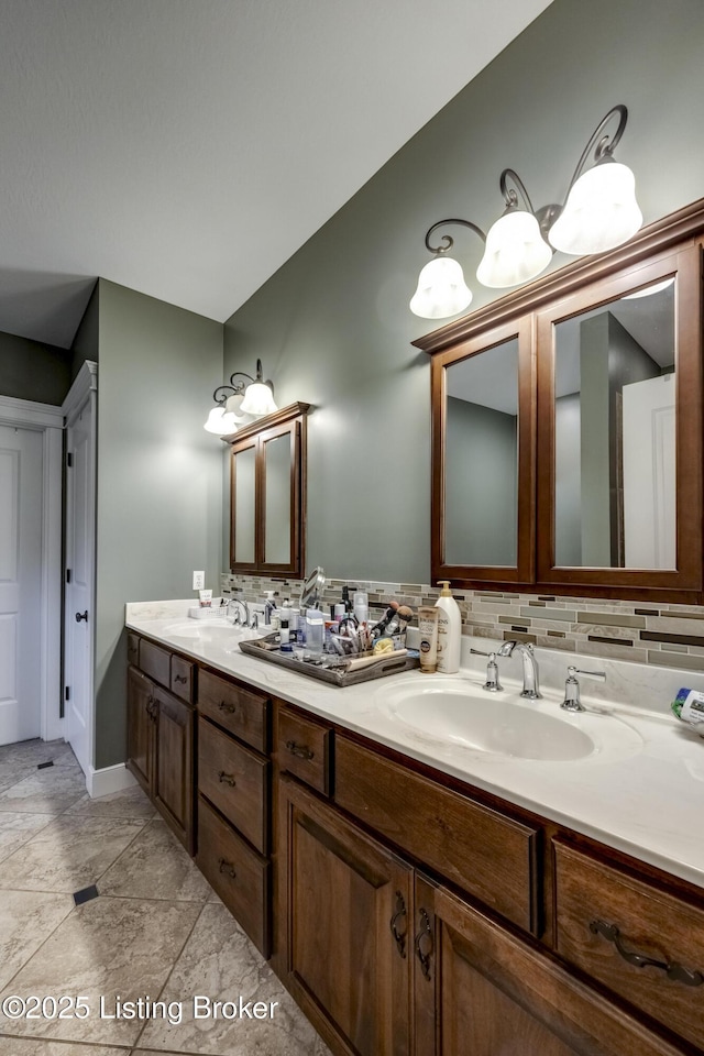 895 Woodlawn Rd Unit 3, Bardstown, KY 40004 - full bath with double vanity and decorative backsplash