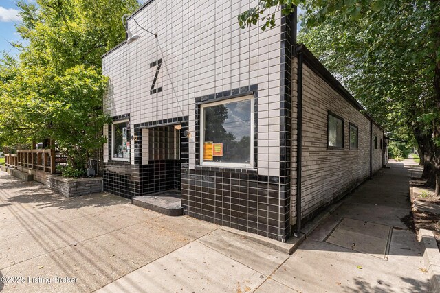 449 E Brandeis Ave, Louisville, KY 40217 - photo 17