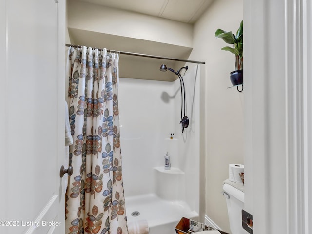 8705 Summit Ridge Dr, Louisville, KY 40241 - bathroom featuring a shower with curtain and toilet
