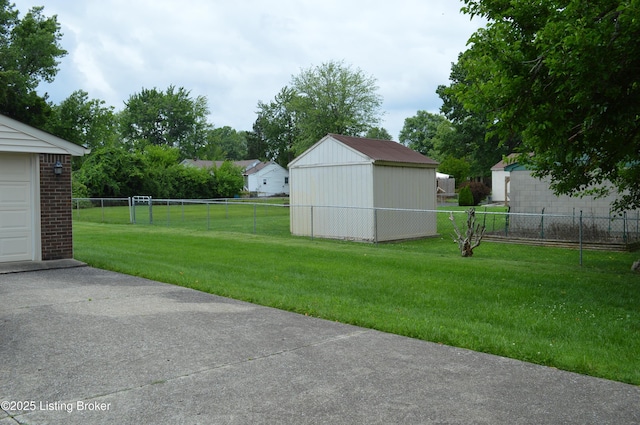8413 Old Boundary Rd, Louisville, KY 40291 - view of yard with a storage unit