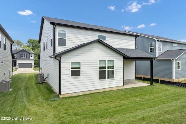 19136 Catalpa Fields Pl, Louisville, KY 40023 - back of property with a lawn