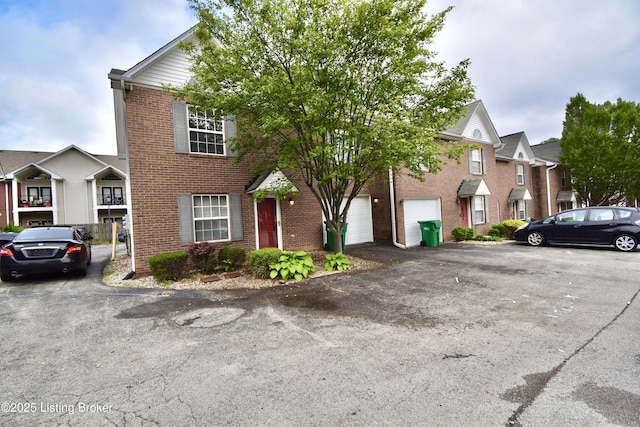 4509 Meadowlark Manor Ln, Louisville, KY 40245 - photo 1